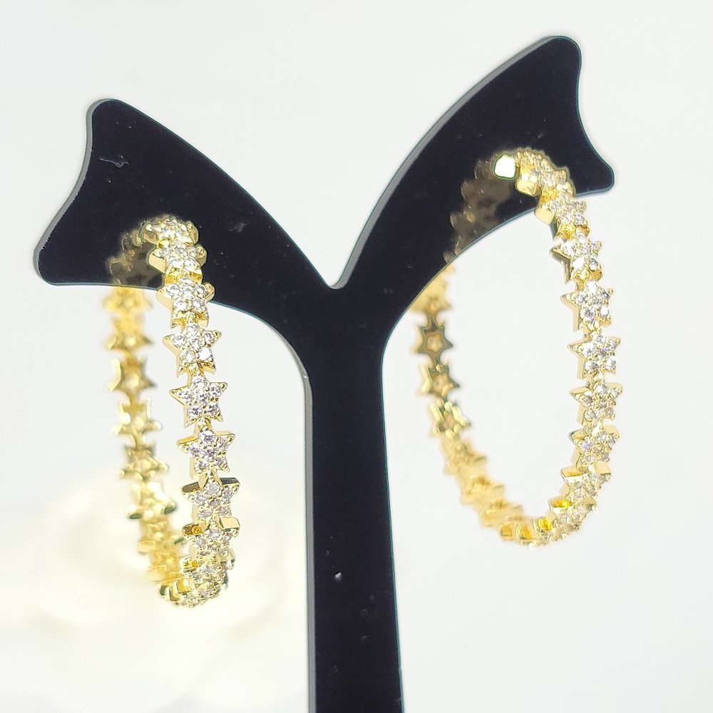 NEW 18K Gold Micro Pave CZ Stars Hoop Earrings NWT - Picture 8 of 10